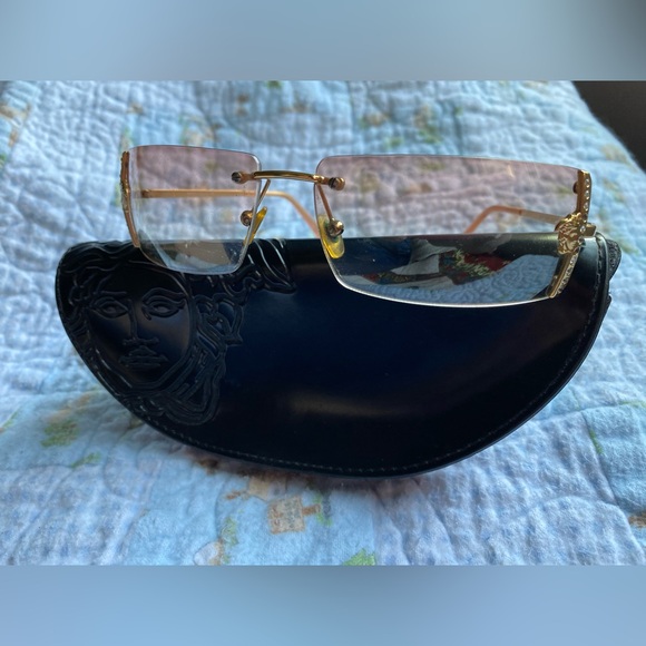 Versace Sunglasses. Vintage. Pink ish hue lenses. Well loved. - Picture 5 of 16